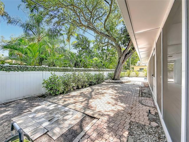 8270 30TH AVENUE N, St Petersburg, FL 33710