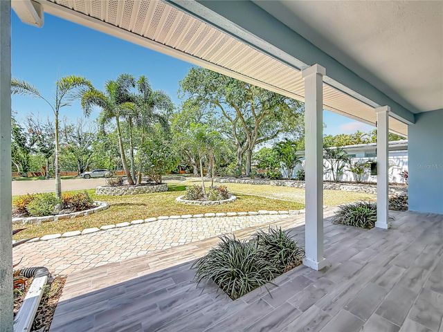 8270 30TH AVENUE N, St Petersburg, FL 33710