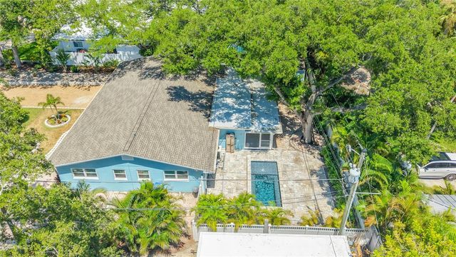 8270 30TH AVENUE N, St Petersburg, FL 33710