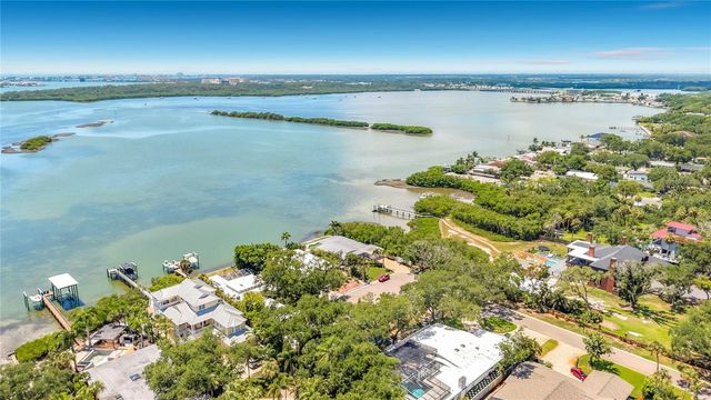 8270 30TH AVENUE N, St Petersburg, FL 33710
