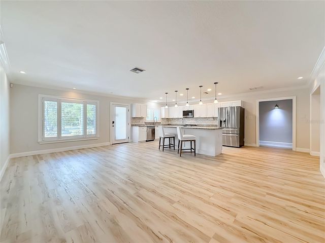 8270 30TH AVENUE N, St Petersburg, FL 33710