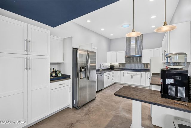381 S 3rd Avenue, Tucson, AZ 85701