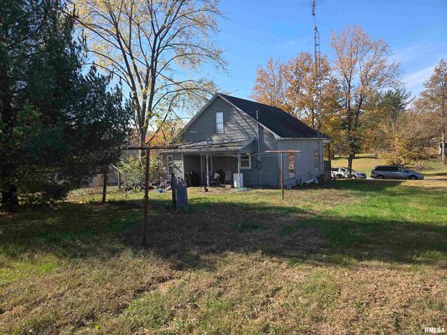 205 S 2ND Street, Dahlgren, IL 62812