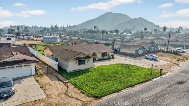 4949 California Avenue, Norco, CA 92860