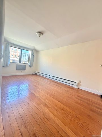 133-08 41st Road, Flushing, NY 11354