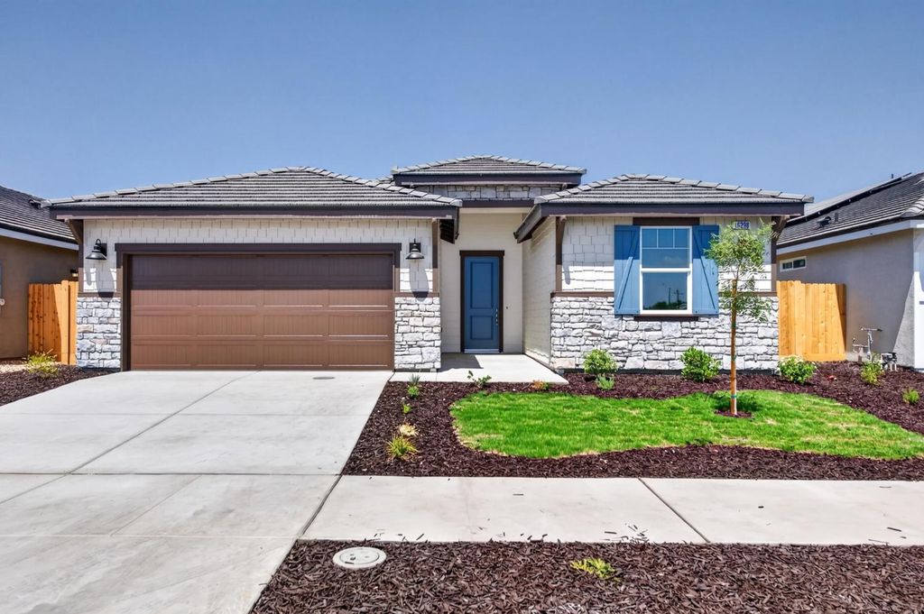 Image 1 of property listing at 16298 W David Avenue, Kerman, CA 93630