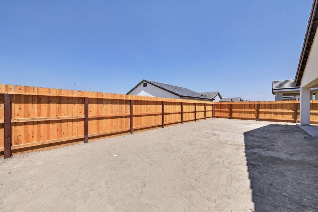 Image 12 of property listing at 16298 W David Avenue, Kerman, CA 93630