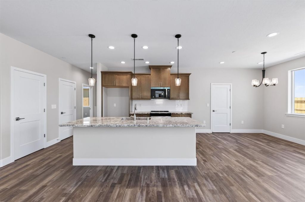 Image 2 of property listing at 16298 W David Avenue, Kerman, CA 93630