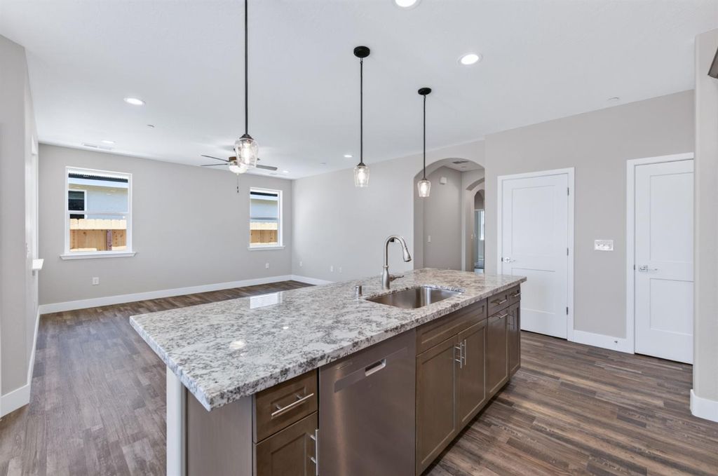 Image 4 of property listing at 16298 W David Avenue, Kerman, CA 93630