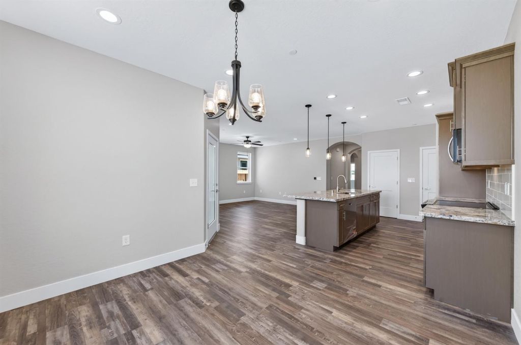Image 5 of property listing at 16298 W David Avenue, Kerman, CA 93630