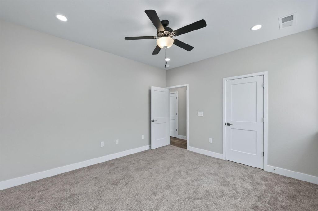Image 7 of property listing at 16298 W David Avenue, Kerman, CA 93630