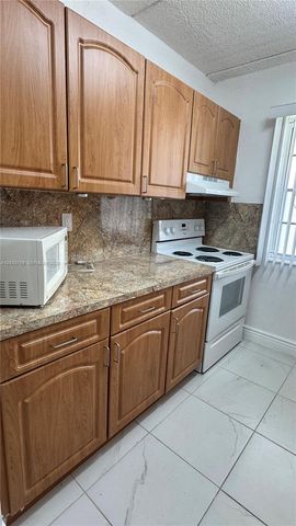1154 W 35th St 102, Hialeah, FL 33012