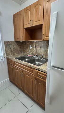1154 W 35th St 102, Hialeah, FL 33012