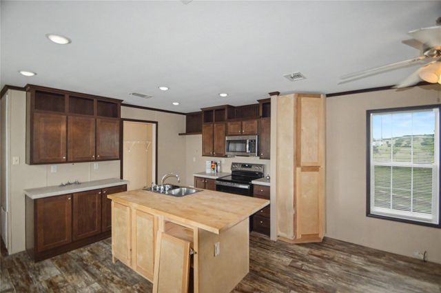 1312 Fm 581 Highway E, Lometa, TX 76853