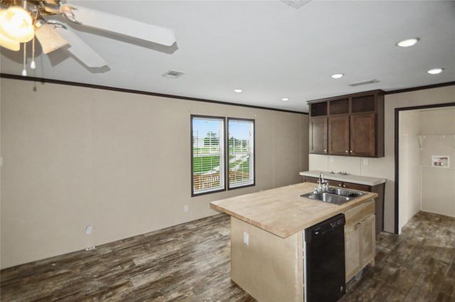 1312 Fm 581 Highway E, Lometa, TX 76853