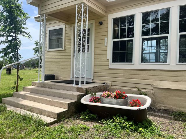 1312 Fm 581 Highway E, Lometa, TX 76853
