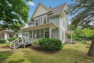 1060 Woodward Avenue, South Bend, IN 46616