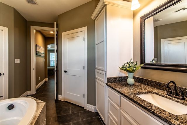 2417 Shaftsbury Dr, Corpus Christi, TX 78415