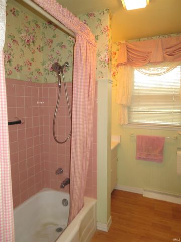 2212 Compton Avenue, Elkhart, IN 46517