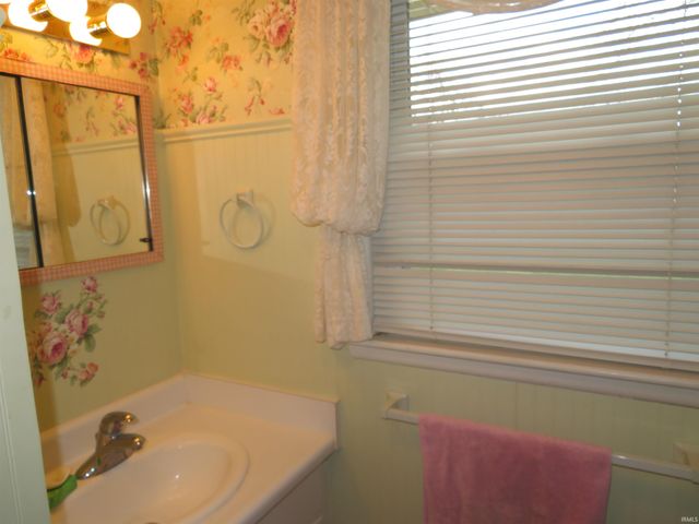 2212 Compton Avenue, Elkhart, IN 46517