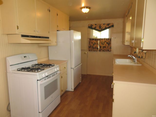 2212 Compton Avenue, Elkhart, IN 46517