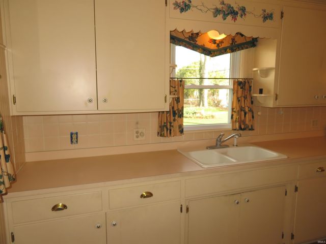 2212 Compton Avenue, Elkhart, IN 46517