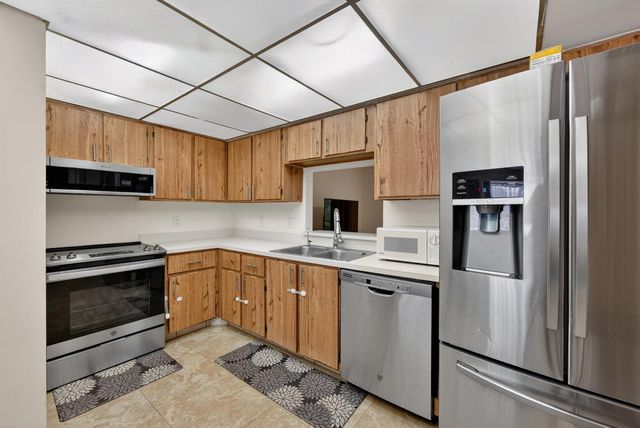 9409 NW 42nd Street, Sunrise, FL 33351