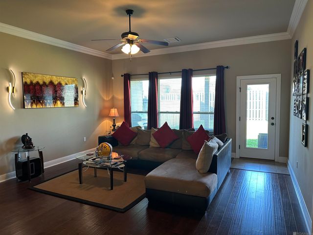 39312 Saint Charles Ave, Gonzales, LA 70737