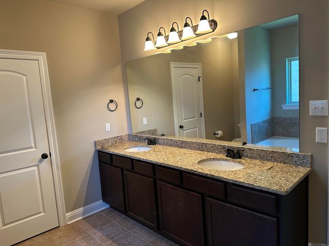 39312 Saint Charles Ave, Gonzales, LA 70737