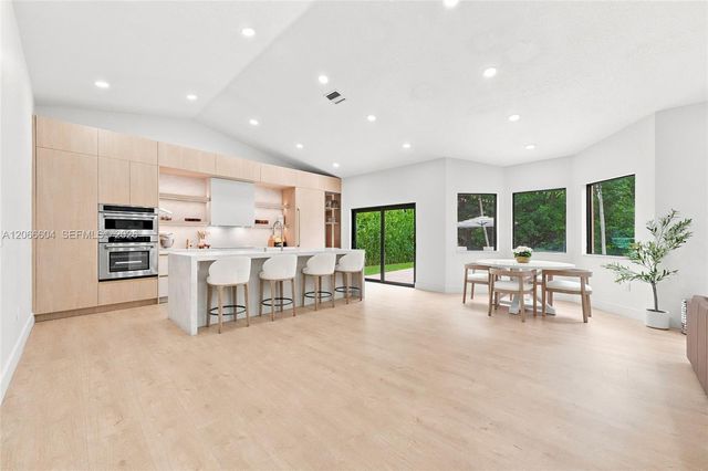 402 SW 200th Terrace, Pembroke Pines, FL 33029