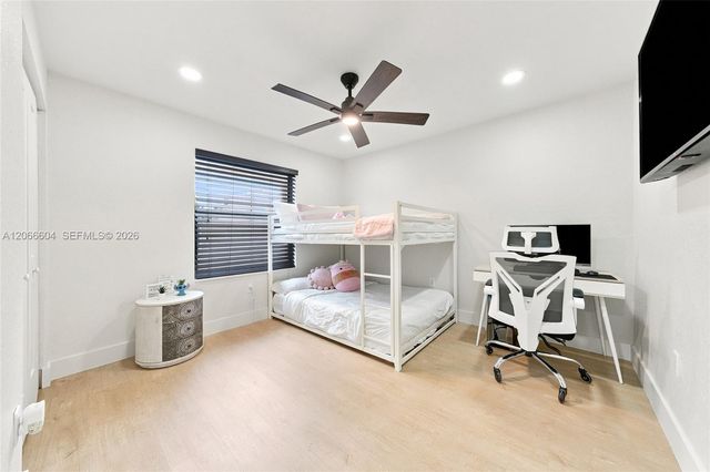 402 SW 200th Terrace, Pembroke Pines, FL 33029