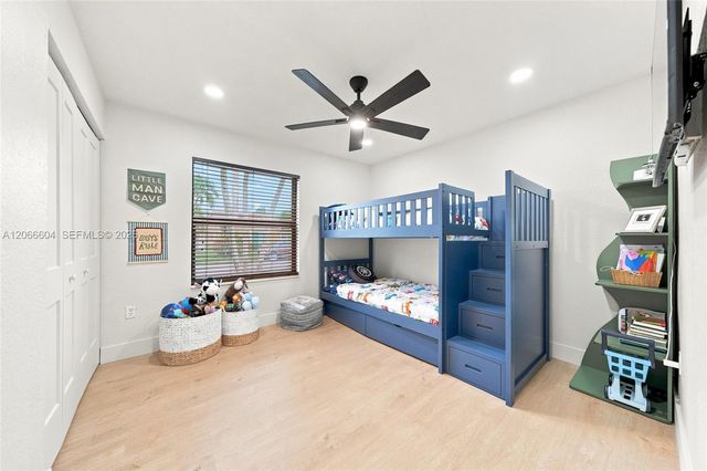 402 SW 200th Terrace, Pembroke Pines, FL 33029