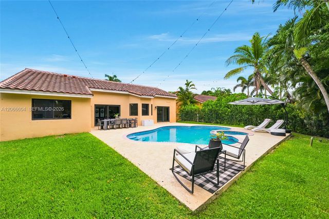 402 SW 200th Terrace, Pembroke Pines, FL 33029