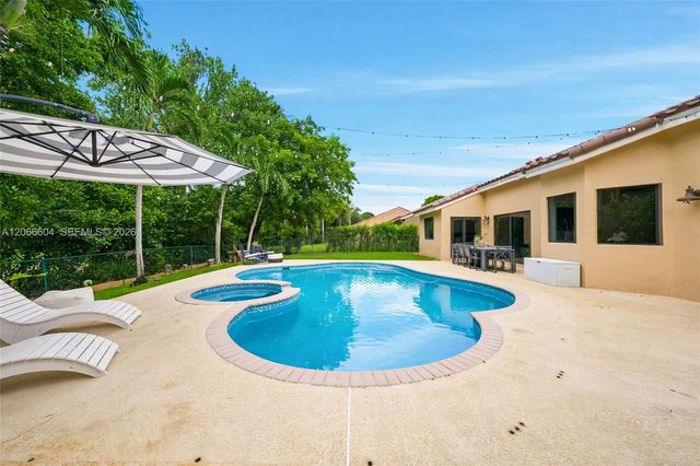402 SW 200th Terrace, Pembroke Pines, FL 33029