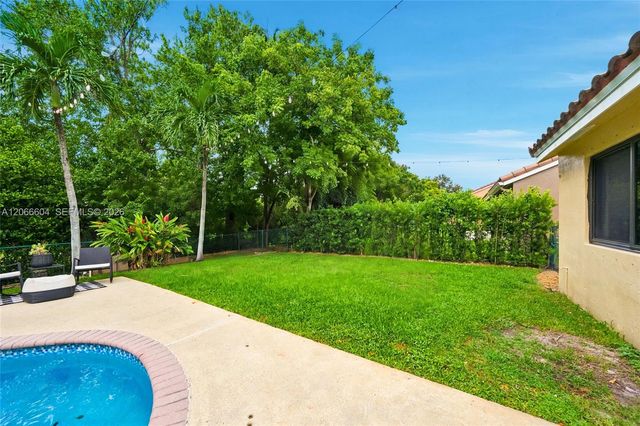 402 SW 200th Terrace, Pembroke Pines, FL 33029