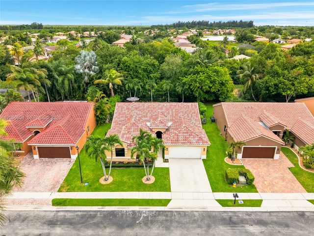 402 SW 200th Terrace, Pembroke Pines, FL 33029