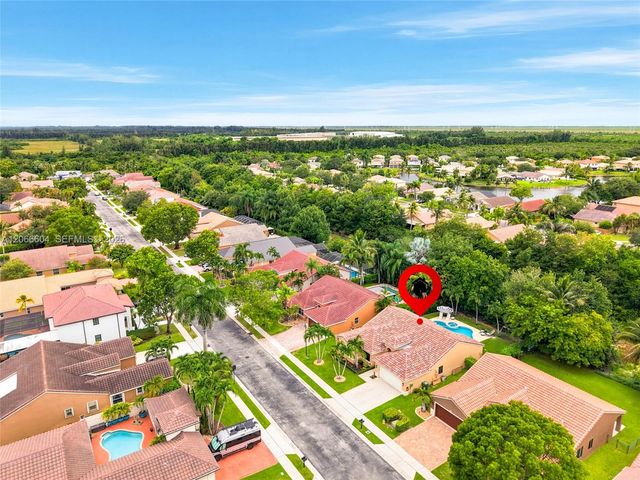 402 SW 200th Terrace, Pembroke Pines, FL 33029