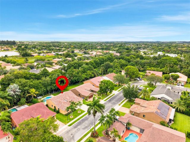 402 SW 200th Terrace, Pembroke Pines, FL 33029