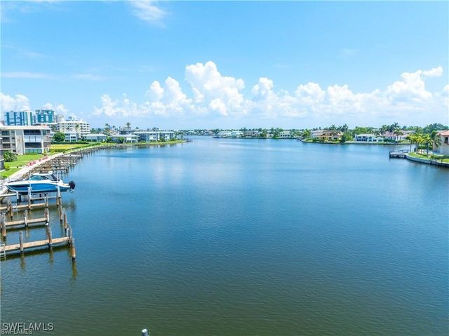 3070 Gulf Shore BLVD N A201, Naples, FL 34103