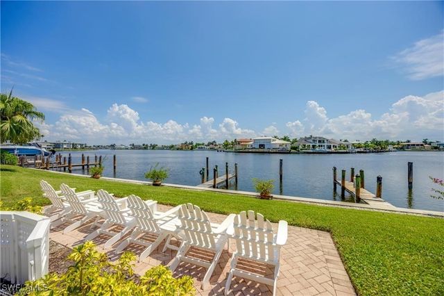 3070 Gulf Shore BLVD N A201, Naples, FL 34103