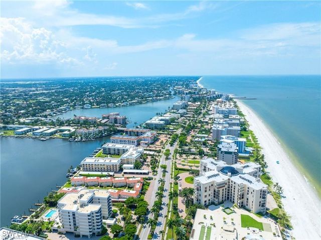 3070 Gulf Shore BLVD N A201, Naples, FL 34103