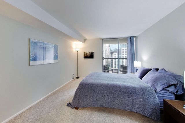 201 E Chestnut Street 18F, Chicago, IL 60611