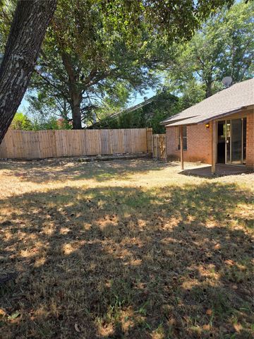 6101 Cool Springs Drive, Arlington, TX 76001