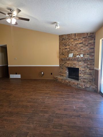6101 Cool Springs Drive, Arlington, TX 76001