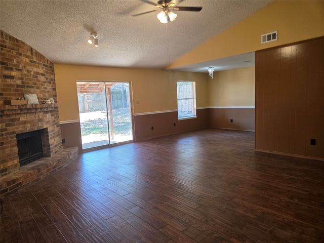 6101 Cool Springs Drive, Arlington, TX 76001