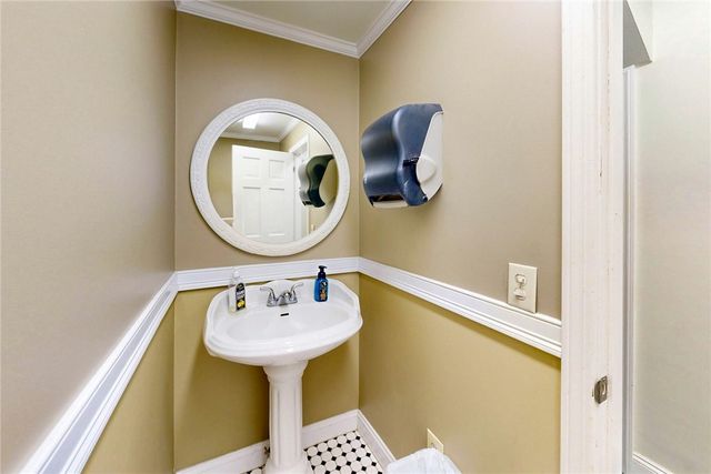 873 Warwick Avenue, Warwick, RI 02888