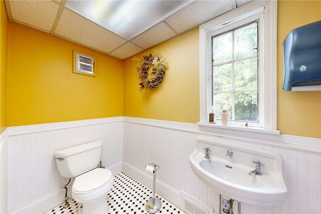 873 Warwick Avenue, Warwick, RI 02888