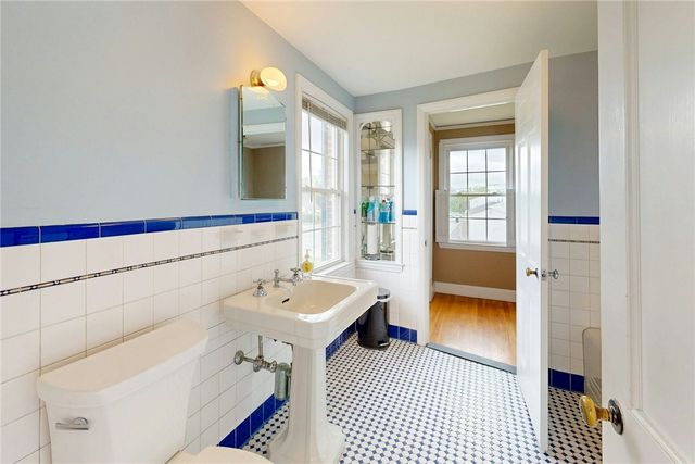 873 Warwick Avenue, Warwick, RI 02888