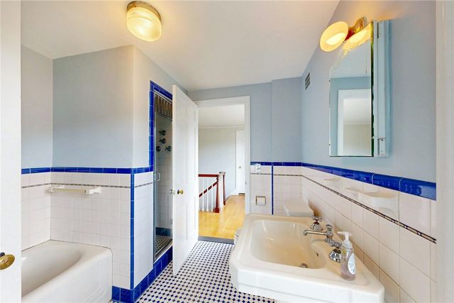 873 Warwick Avenue, Warwick, RI 02888