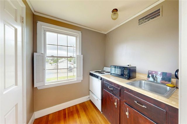 873 Warwick Avenue, Warwick, RI 02888